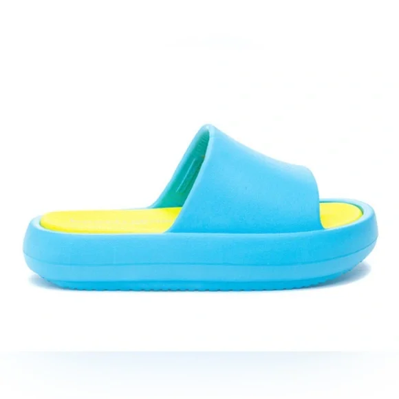 J/SLIDES Beach Slides - Picture 6 of 16